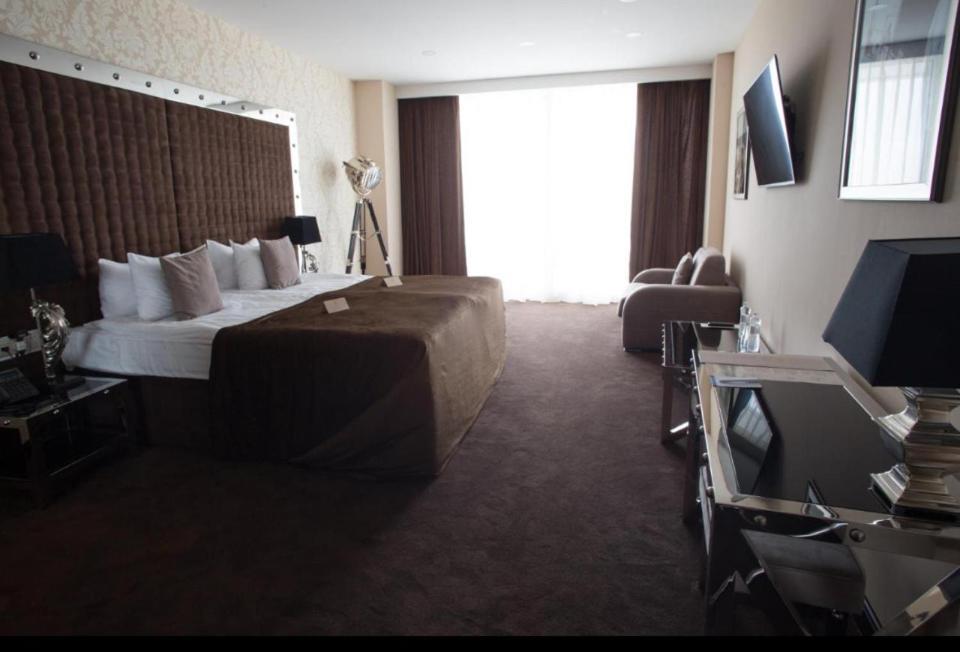Maristella Marine Residense Hotel Apartment Odesa Exterior photo